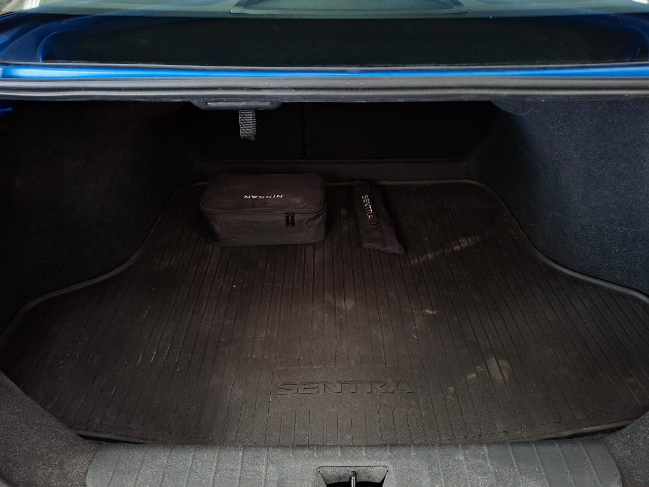 2025 Nissan SENTRA 4P SR PLATINUM BI-TONO L42.0 AUT