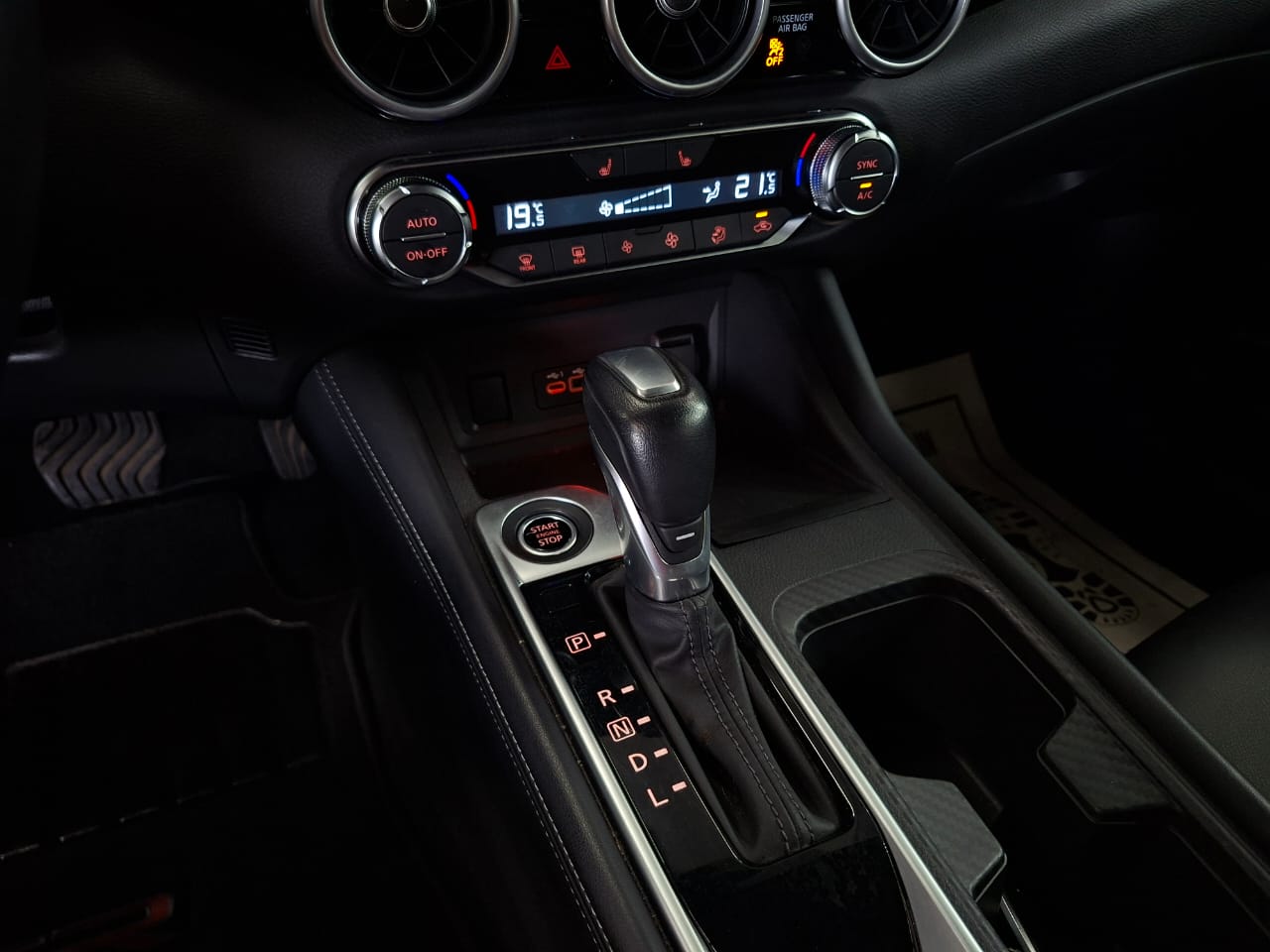 2025 Nissan SENTRA 4P SR PLATINUM BI-TONO L42.0 AUT