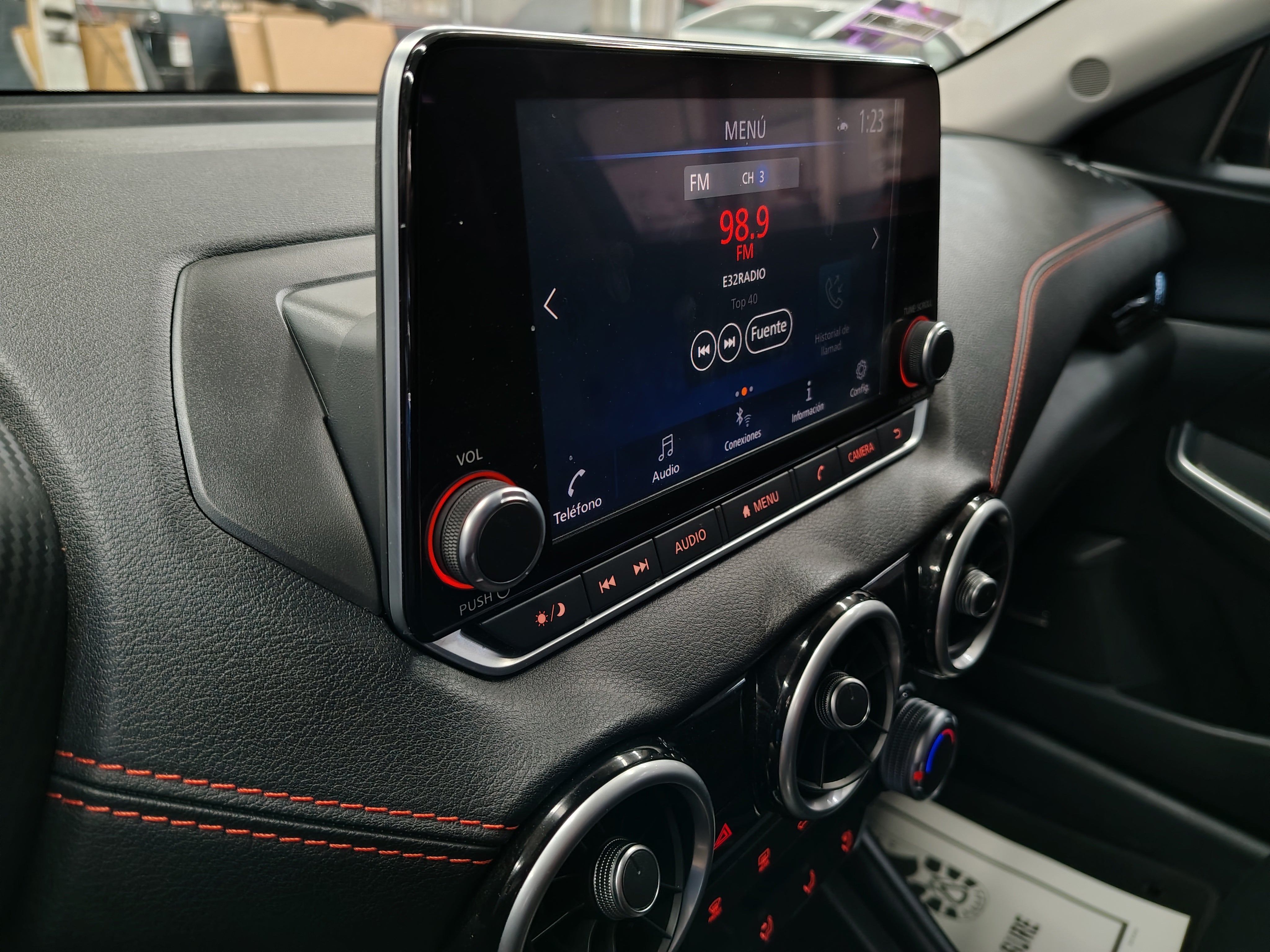 2025 Nissan SENTRA 4P SR BI-TONO L42.0 AUT