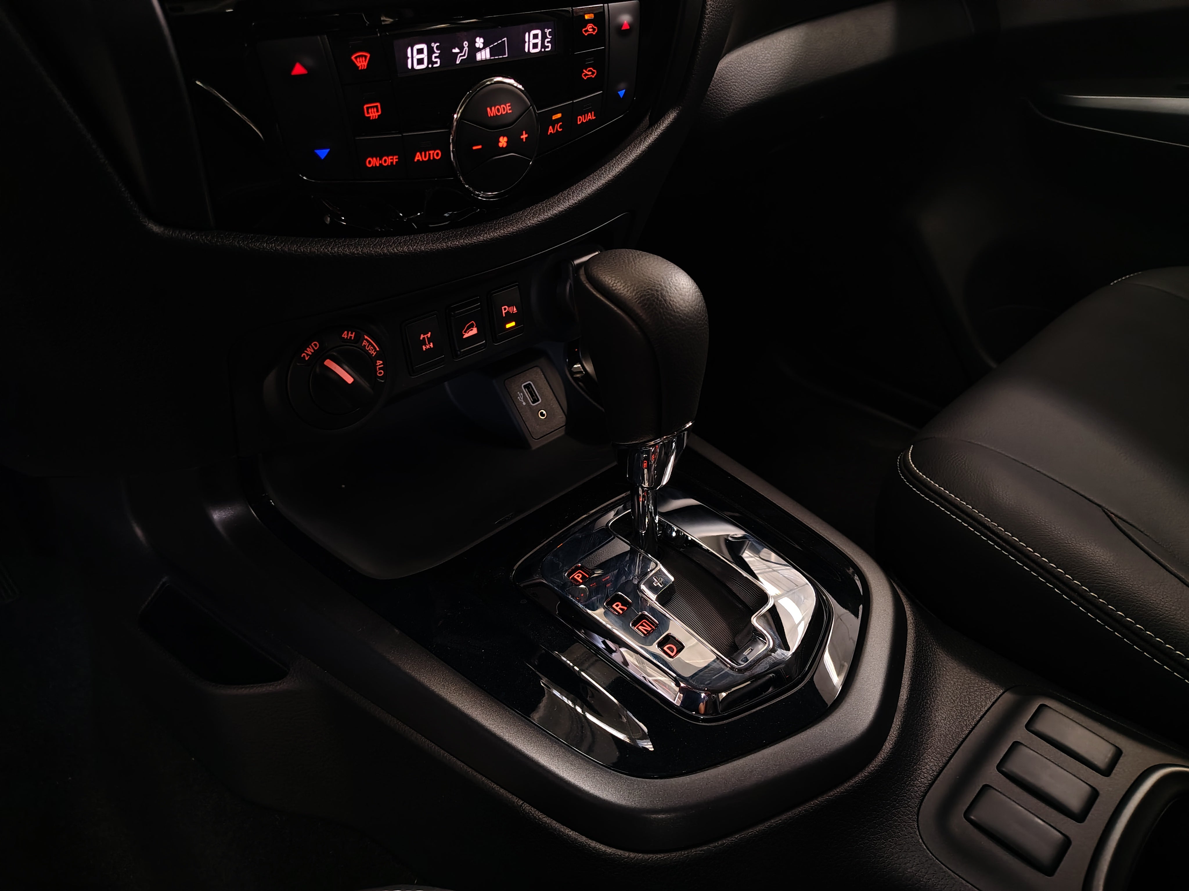 2025 Nissan FRONTIER 4P PRO-4X L42.5 AUT 4X4