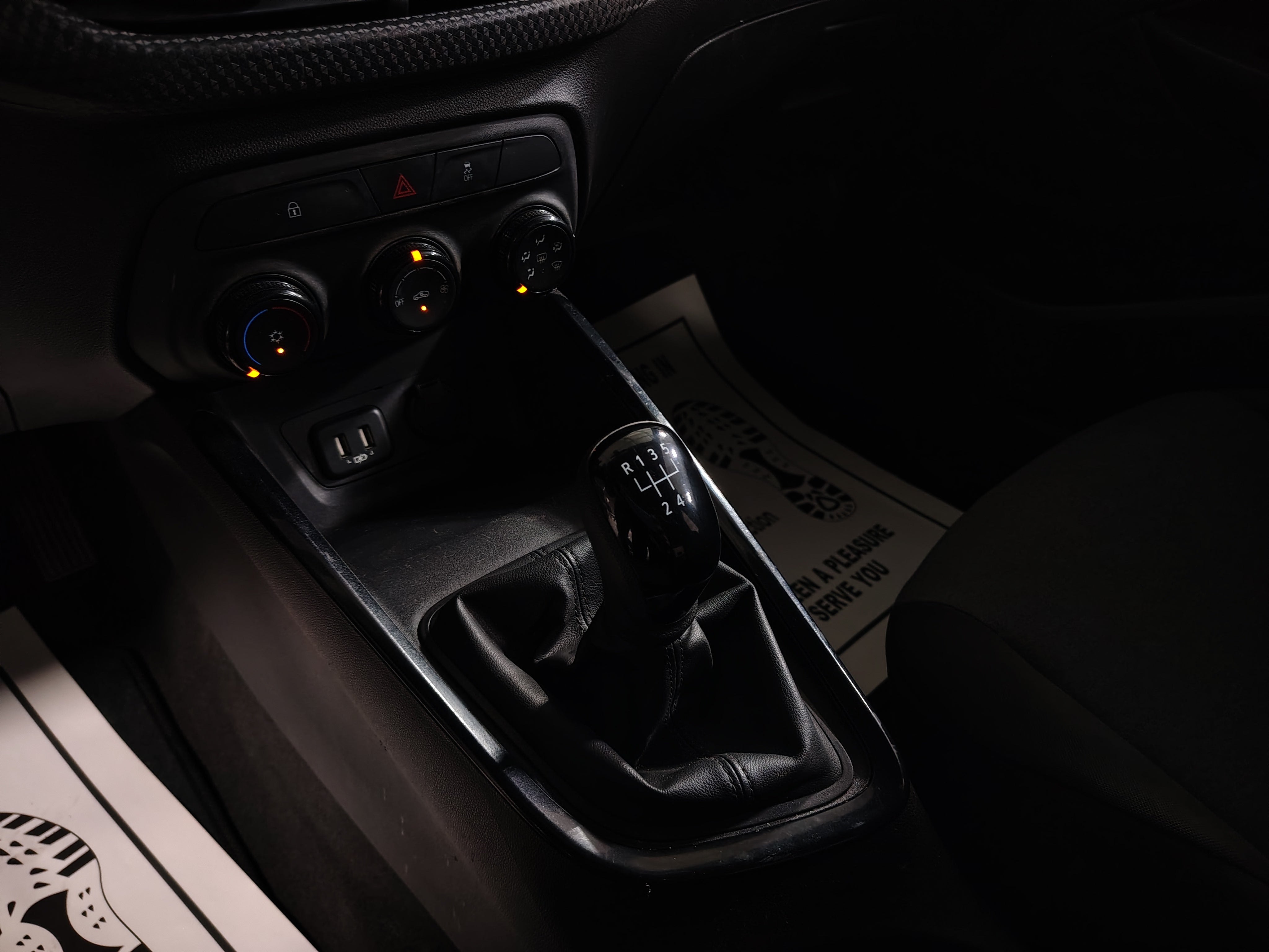 2023 Chevrolet ONIX A 4 PTS LS 13L TM5 AAC BA R-15