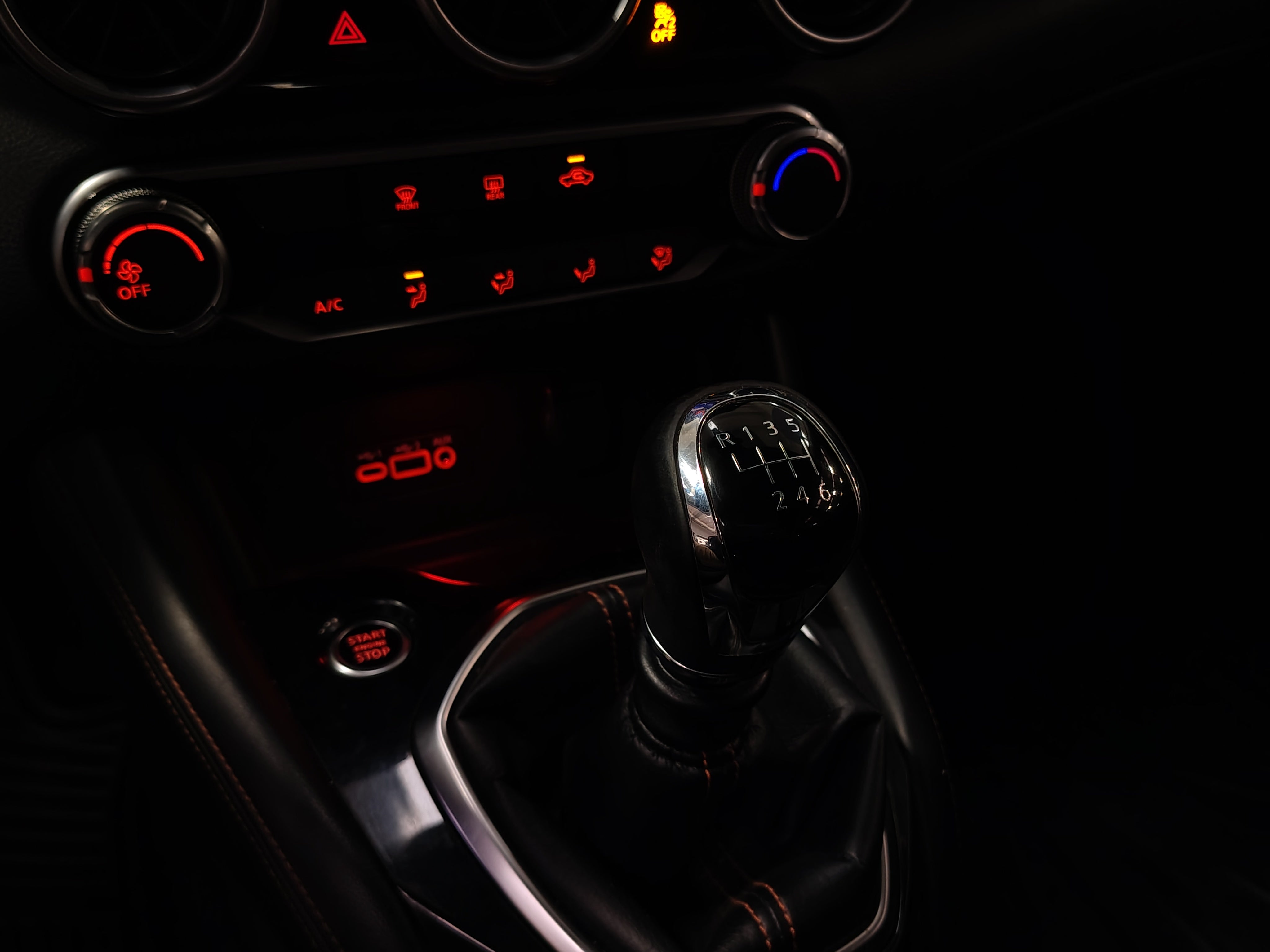 2021 Nissan SENTRA 4 PTS SR TM6 AAC AUT ASTOS DEPORTIVOS BOSE QC F LED RA-18