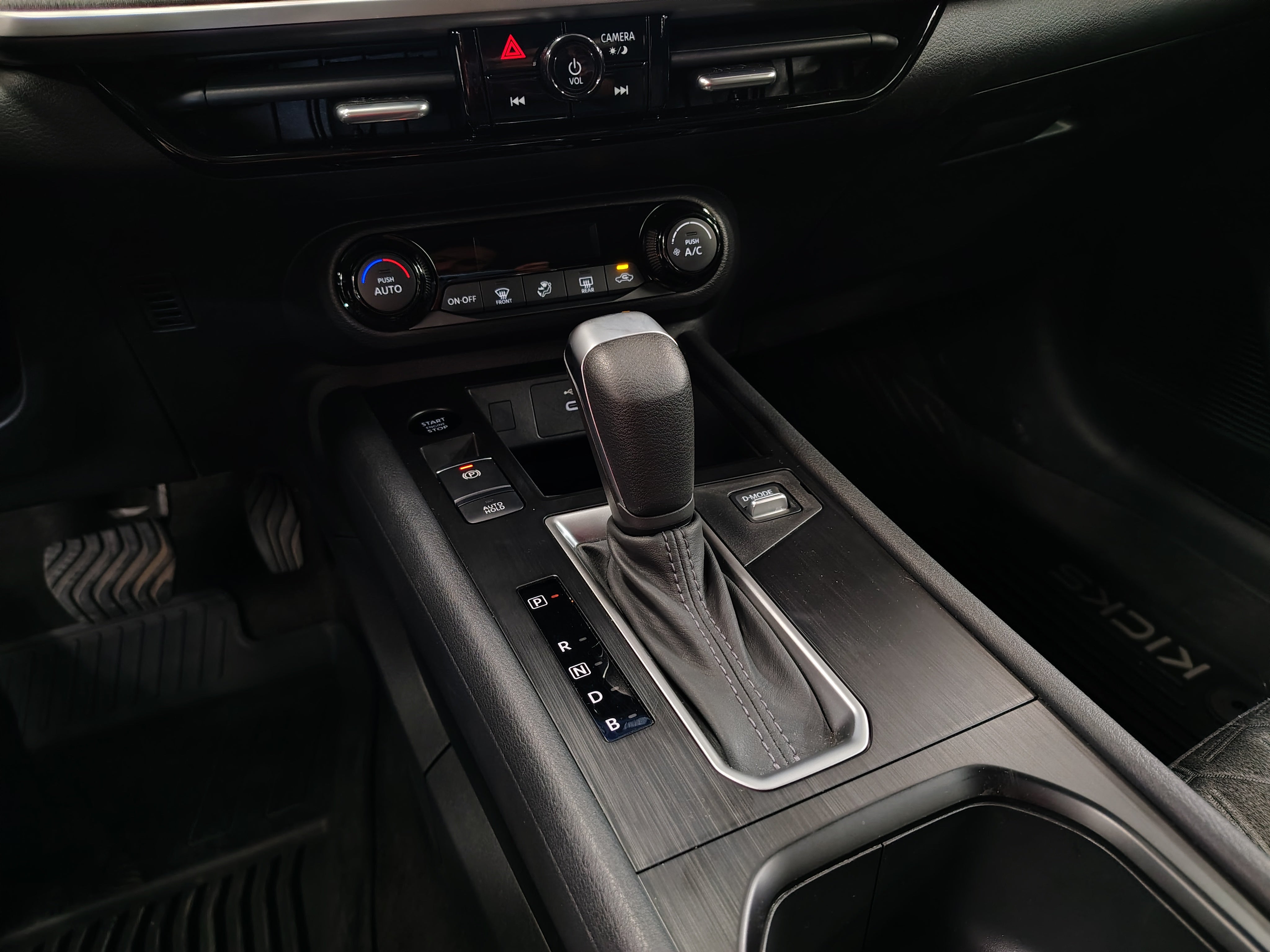 2025 Nissan KICKS 5P ADVANCE L42.0 AUT